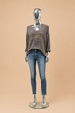 910